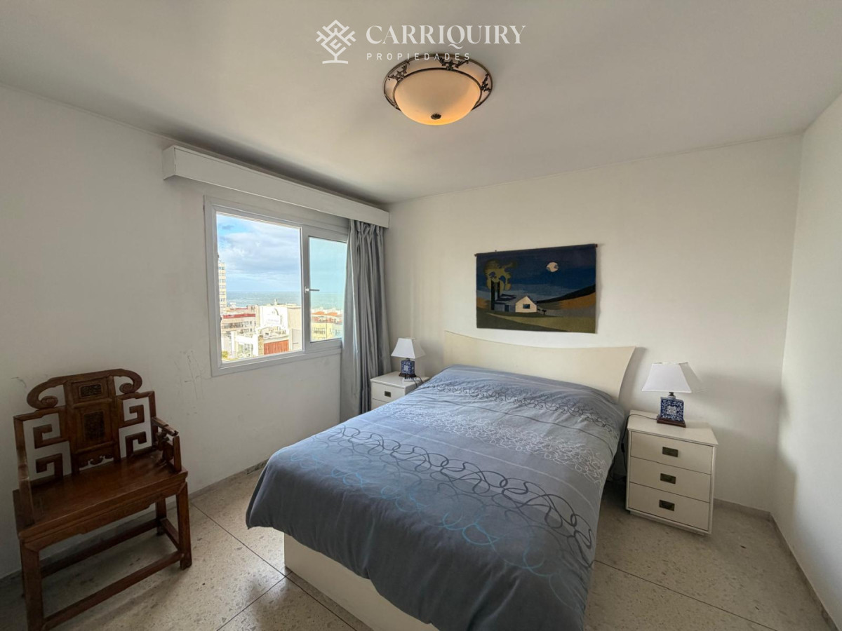 Apartamento ID.10040 - Apartamento de 2 dormitorios y medio en Punta del este , Gorlero , Península 