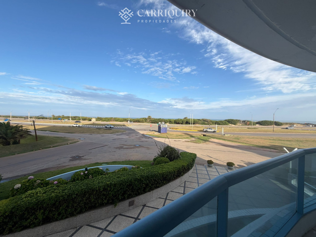 Apartamento ID.10527 - Apartamento en venta de 3 dormitorios en Punta del este , Playa brava , FINANCIA !!