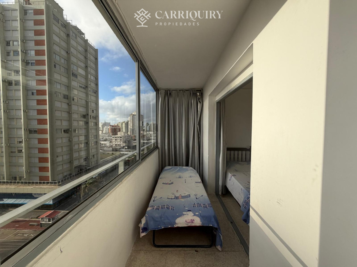 Apartamento ID.10040 - Apartamento de 2 dormitorios y medio en Punta del este , Gorlero , Península 