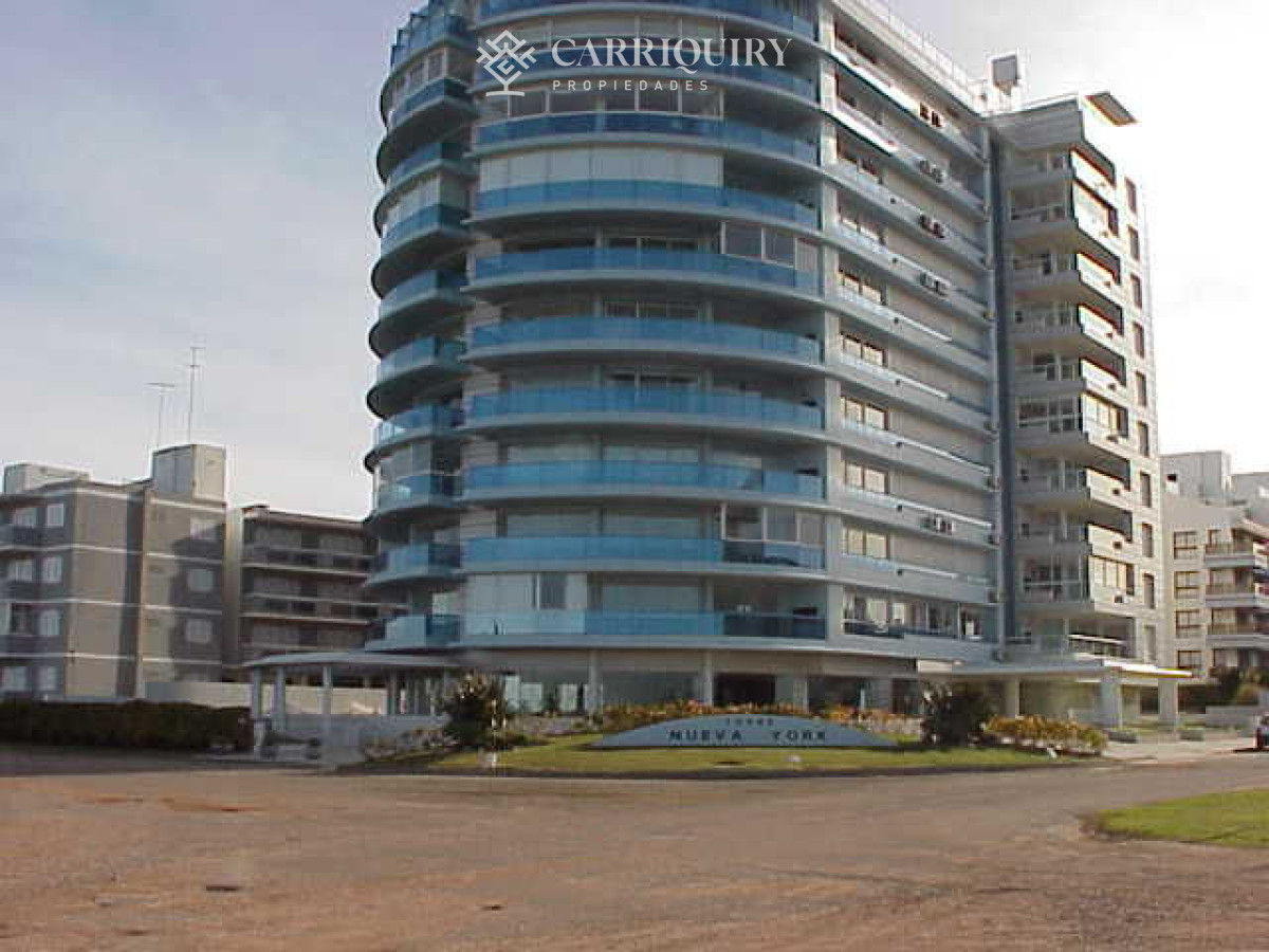 Apartamento ID.8248/Departamento-en-venta-3-dormitorios-en-suite- - Apartamento en playa Brava 