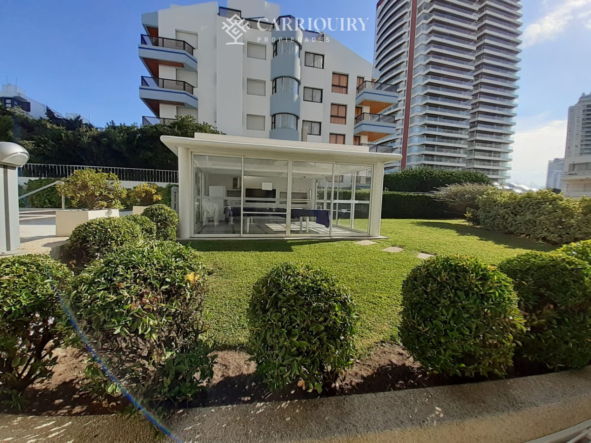 Apartamento ID.10527 - Apartamento en venta de 3 dormitorios en Punta del este , Playa brava , FINANCIA !!