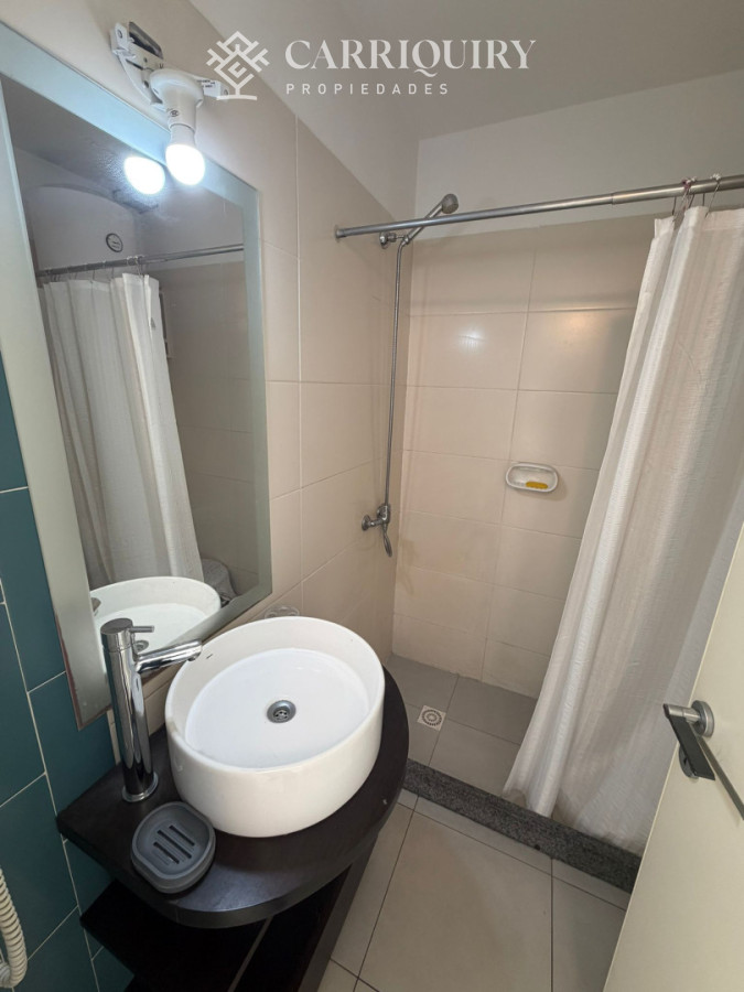 Apartamento ID.10555 - Apartamento de 1 dormitorio en Venta en Punta del este , Península , Bajos gastos a pasos del mar 