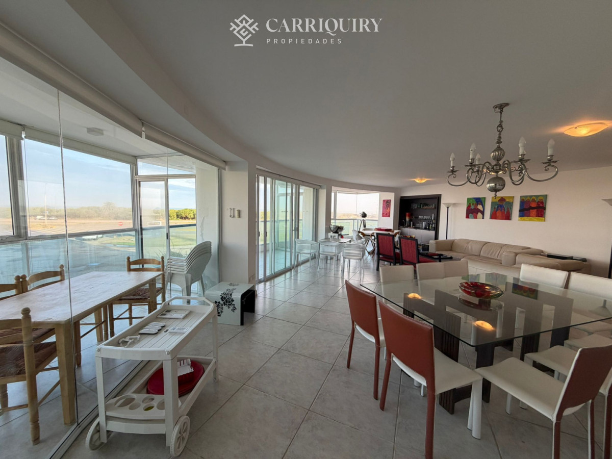 Apartamento ID.10527 - Apartamento en venta de 3 dormitorios en Punta del este , Playa brava , FINANCIA !!