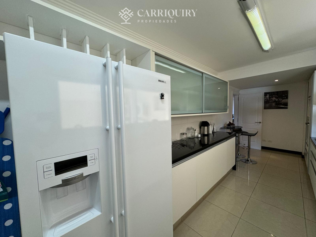 Apartamento ID.8433/Apartamento-en-Mansa--Punta-del-Este-en-venta-de-3-dormitorios. - Apartamento en Brava, 3 dormitorios *