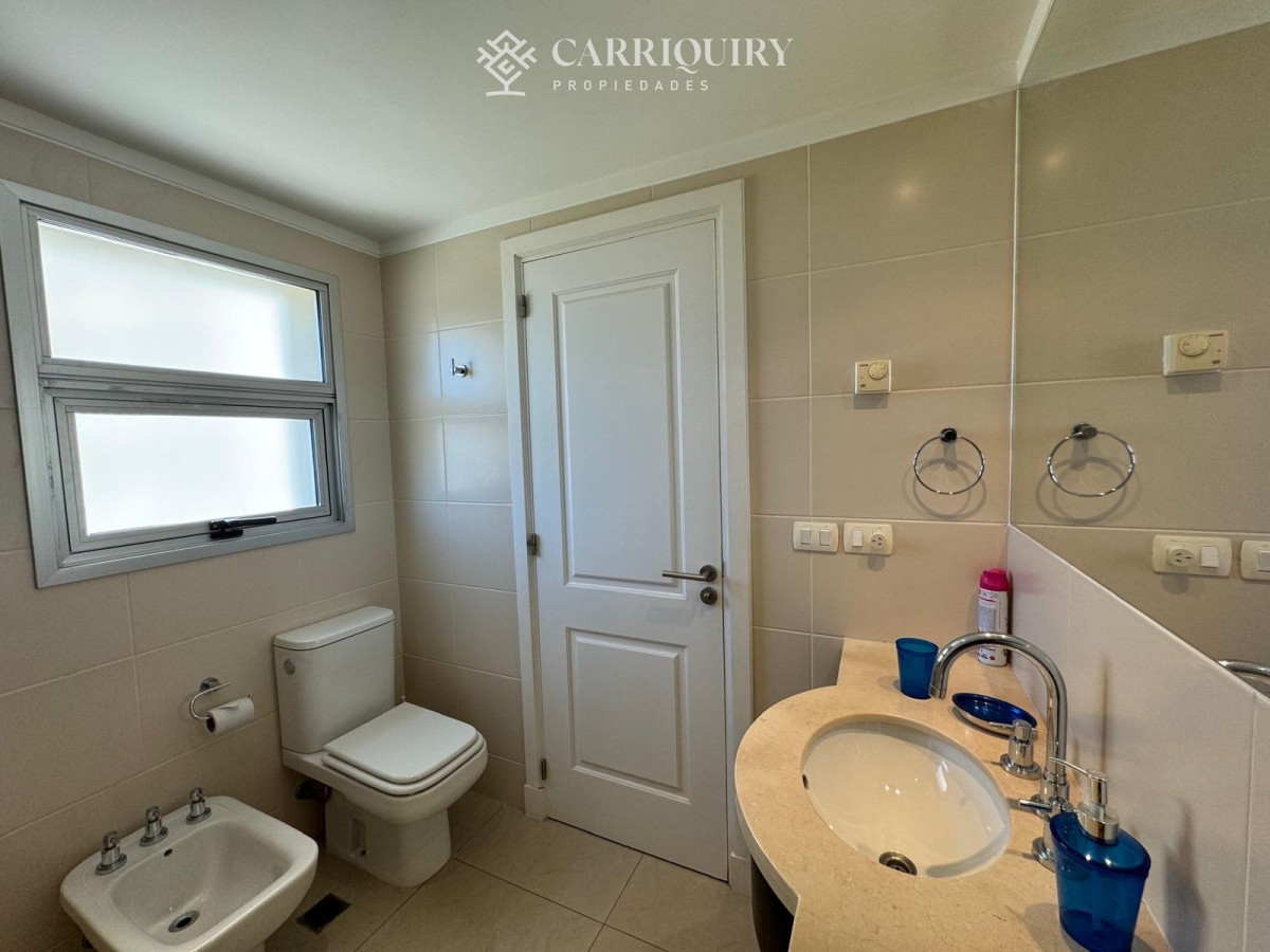 Apartamento ID.8433/Apartamento-en-Mansa--Punta-del-Este-en-venta-de-3-dormitorios. - Apartamento en Brava, 3 dormitorios *