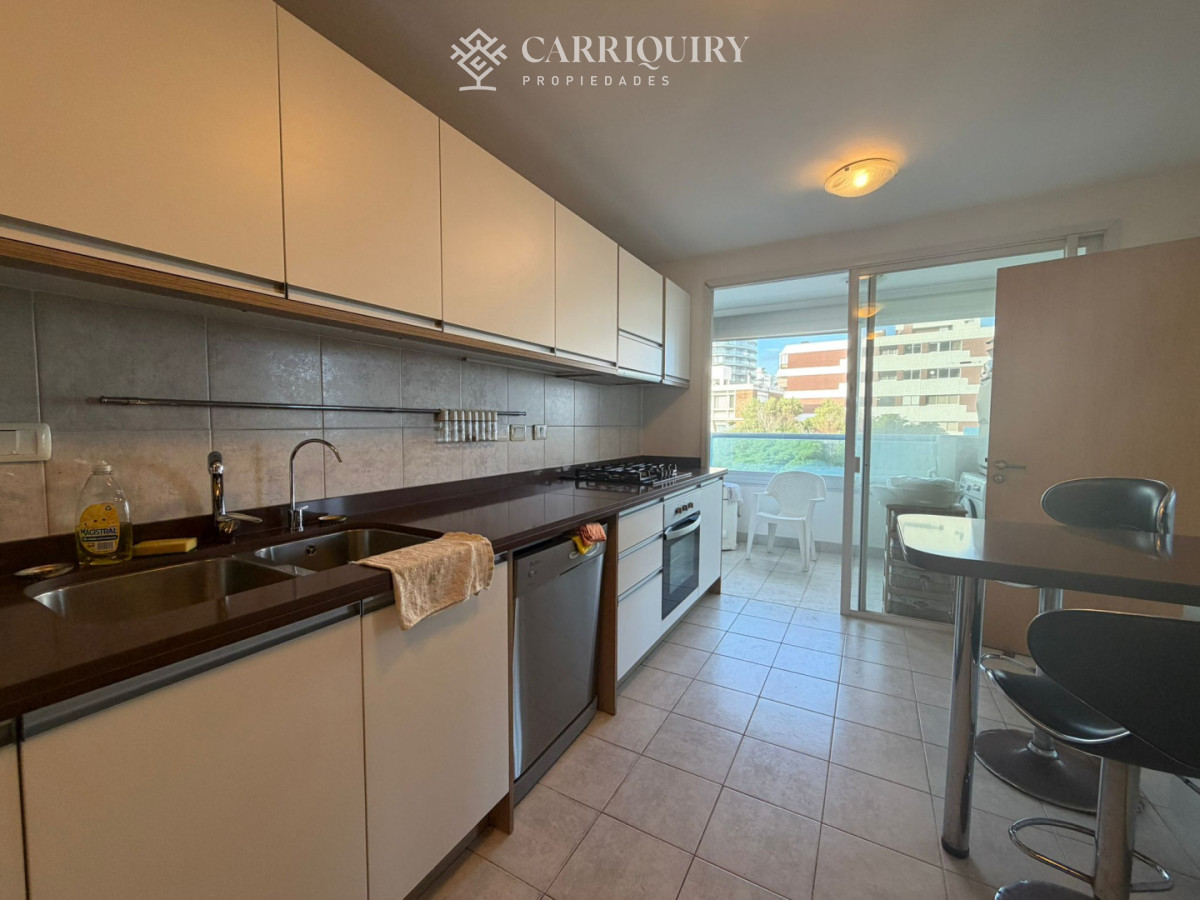 Apartamento ID.10527 - Apartamento en venta de 3 dormitorios en Punta del este , Playa brava , FINANCIA !!