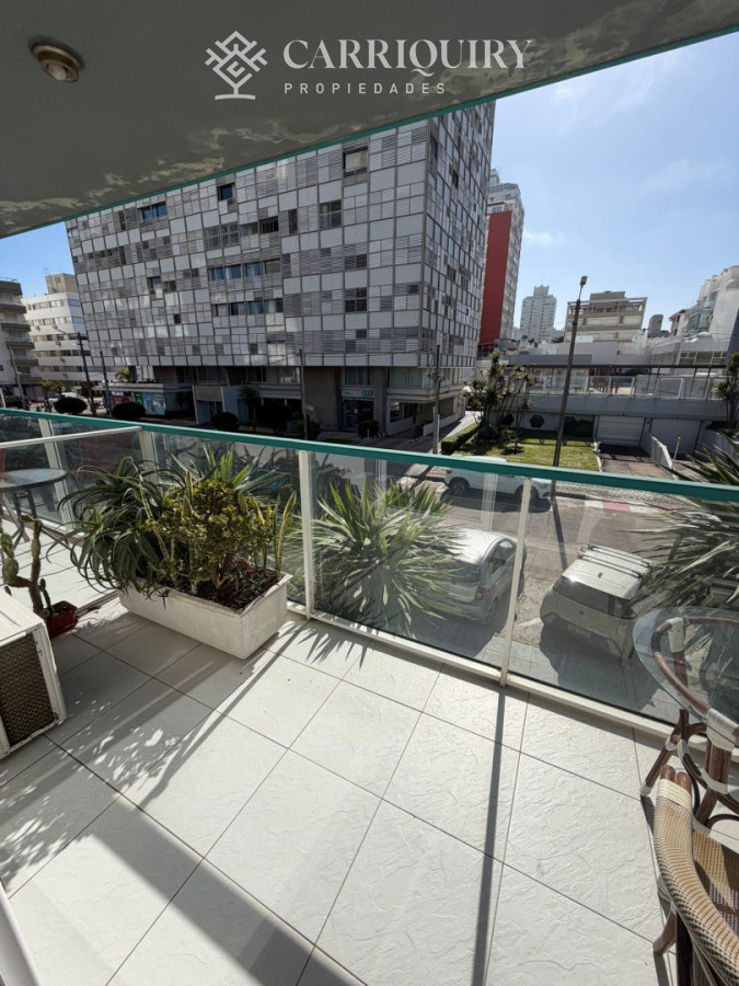 Apartamento ID.10555 - Apartamento de 1 dormitorio en Venta en Punta del este , Península , Bajos gastos a pasos del mar 
