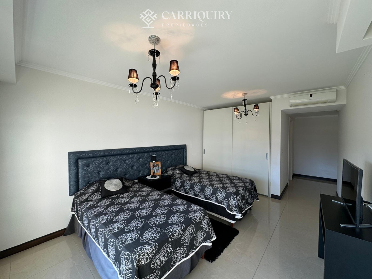 Apartamento ID.8433/Apartamento-en-Mansa--Punta-del-Este-en-venta-de-3-dormitorios. - Apartamento en Brava, 3 dormitorios *