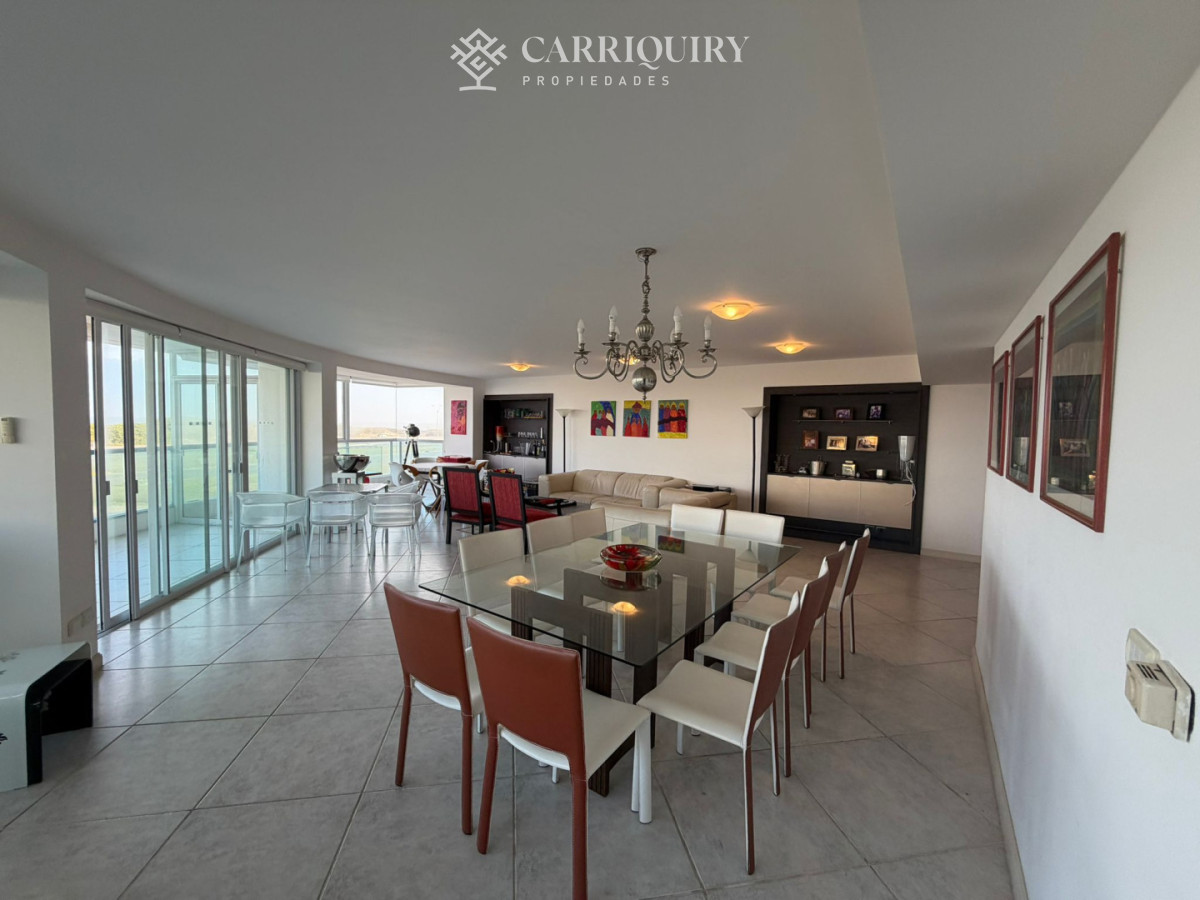 Apartamento ID.10527 - Apartamento en venta de 3 dormitorios en Punta del este , Playa brava , FINANCIA !!