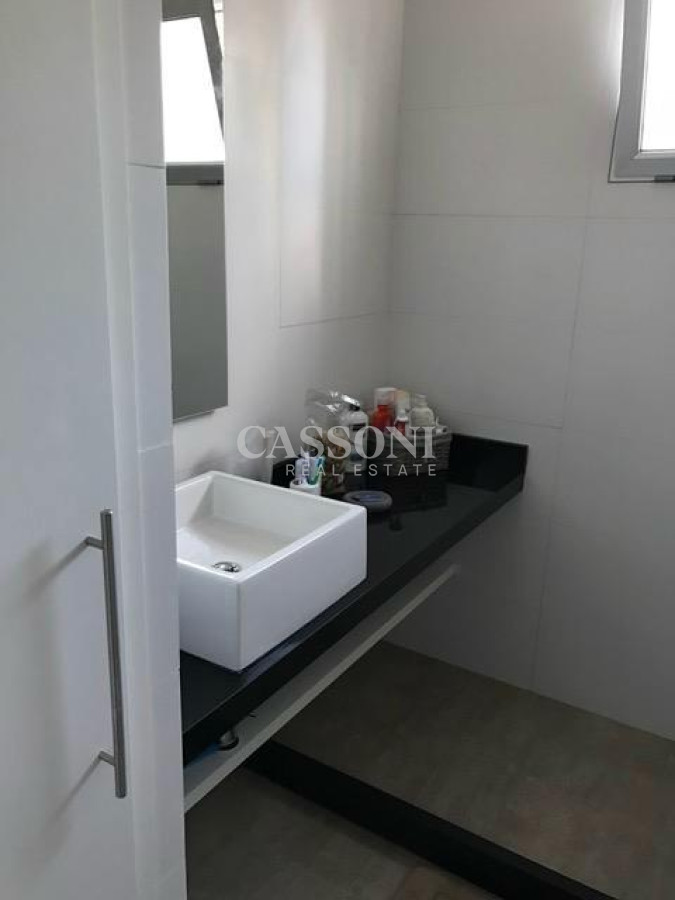Casa ID.2815 - Mansa a metros del mar