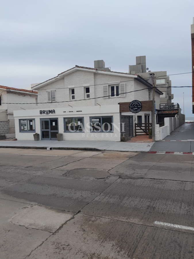 Local Comercial ID.1414 - Peninsula a pasos del emir con vista al mar