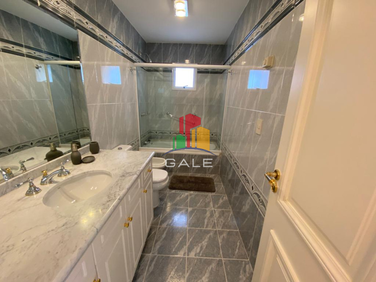 Apartamento ID.4326 - Apartamento en Venta de 3 dormitorios en Edificio Coral Tower , Punta del este , Playa Mansa 