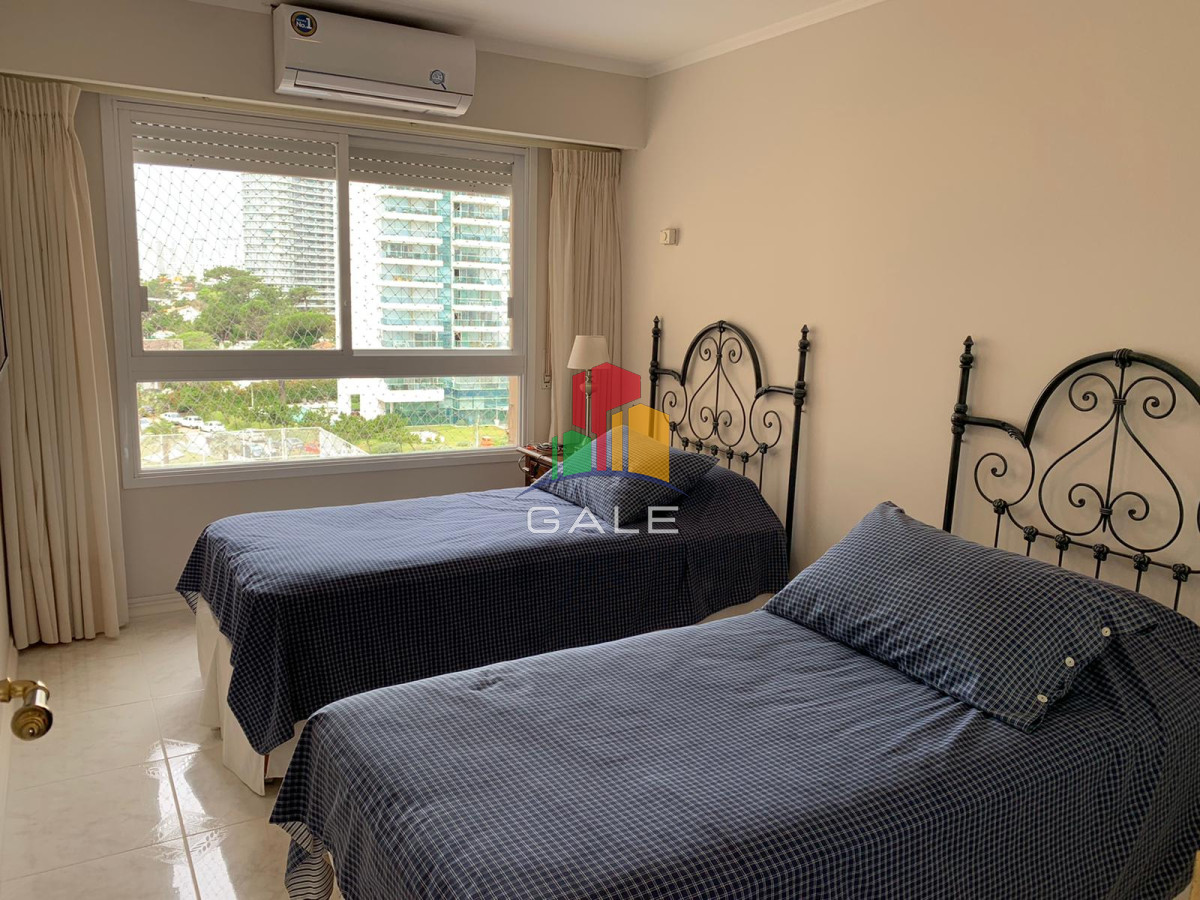 Apartamento ID.4463 - Mansa, 3 dormitorios primera linea