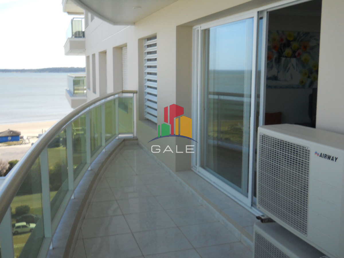 Apartamento ID.4326 - Apartamento en Venta de 3 dormitorios en Edificio Coral Tower , Punta del este , Playa Mansa 