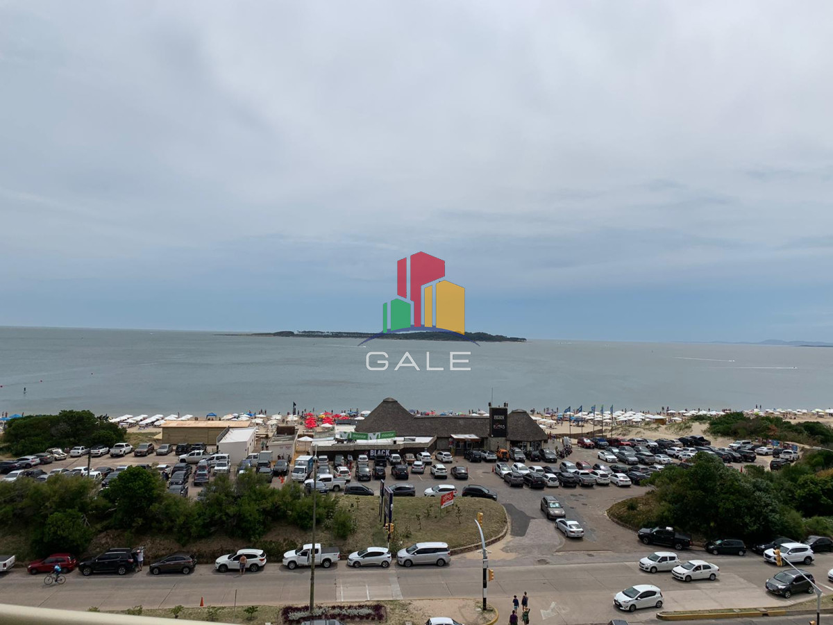 Apartamento ID.4463 - Mansa, 3 dormitorios primera linea