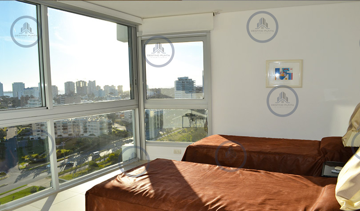 Apartamento ID.296 - Alquiler y venta de apartamento esquinero en Torre Le Parc II, Playa Brava, Punta del Este