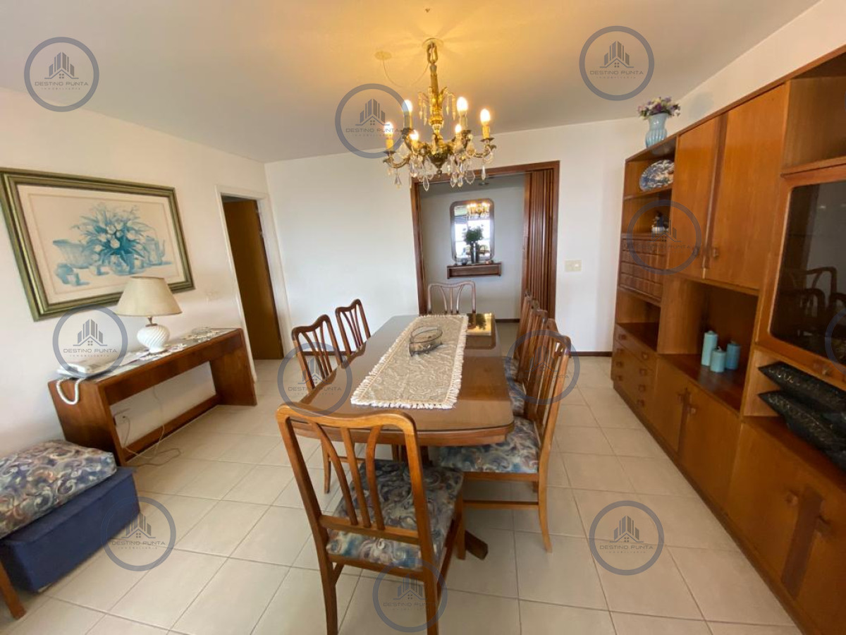 Apartamento ID.2107 - Apartamento de 3 Dormitorios y Parrillero en Alquiler, Playa Mansa Punta del Este
