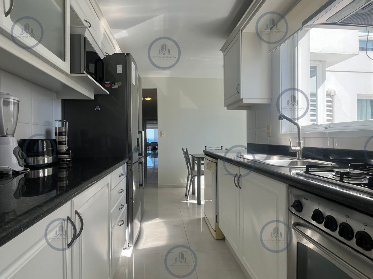 Apartamento ID.3310 - Apartamento de 3 dormitorios en Torre Millenium , Punta del este , Playa Mansa 