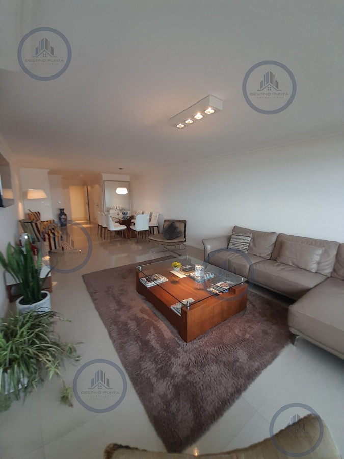 Apartamento ID.2949 - Apartamento en Alquiler de 3 Dormitorios en Punta del este, Torre Imperiale