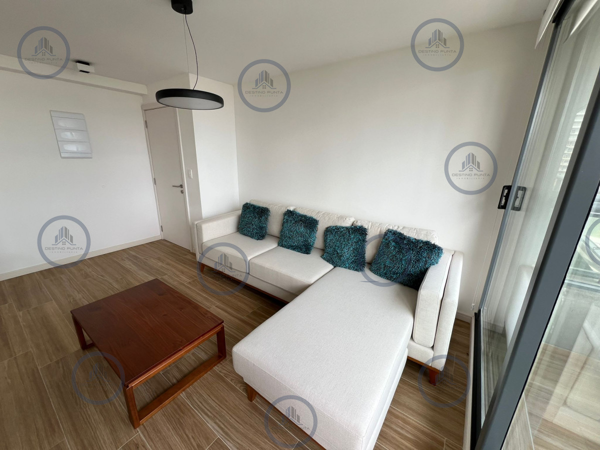 Apartamento ID.1756 - Apartamento de 2 Dormitorios a una Cuadra del Mar, Playa Brava Punta del Este