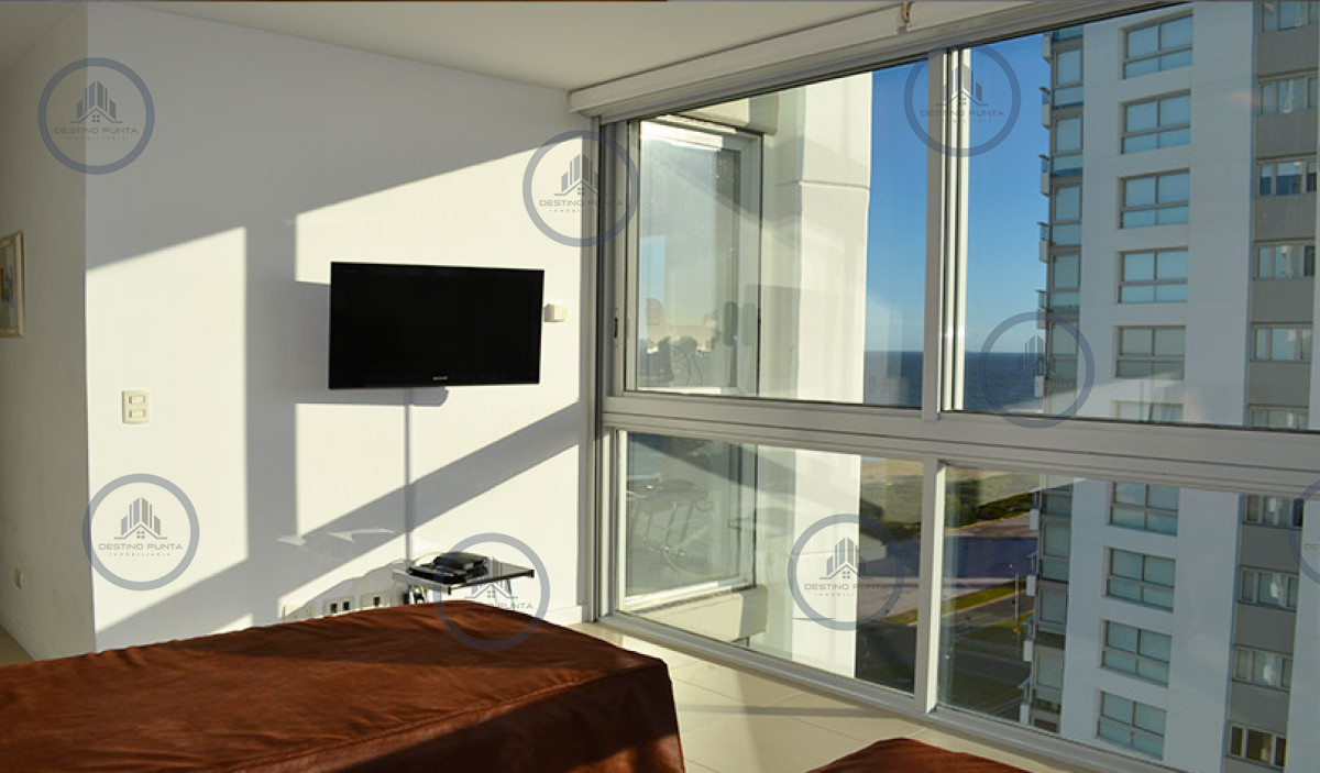 Apartamento ID.296 - Alquiler y venta de apartamento esquinero en Torre Le Parc II, Playa Brava, Punta del Este