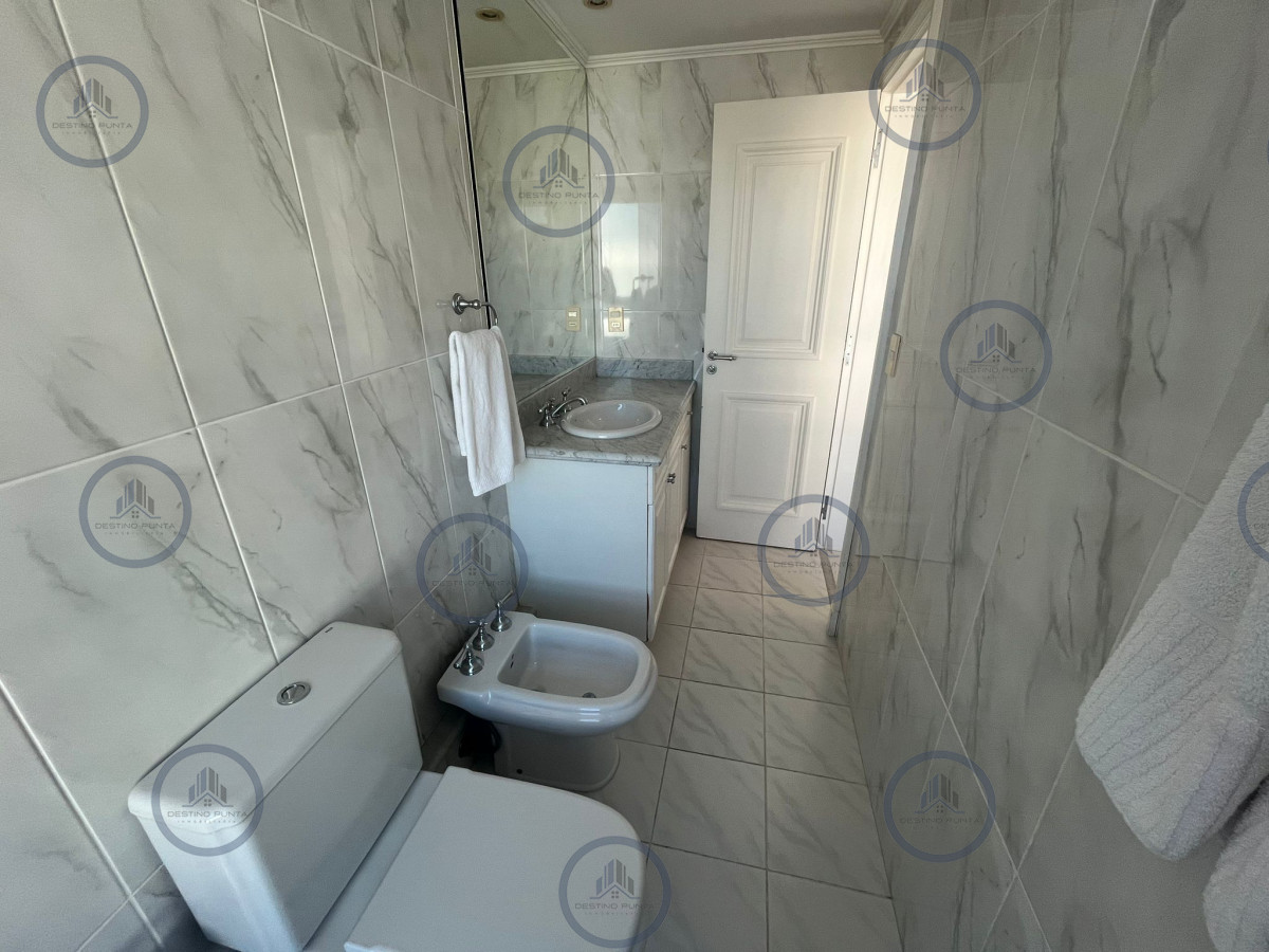 Apartamento ID.3310 - Apartamento de 3 dormitorios en Torre Millenium , Punta del este , Playa Mansa 