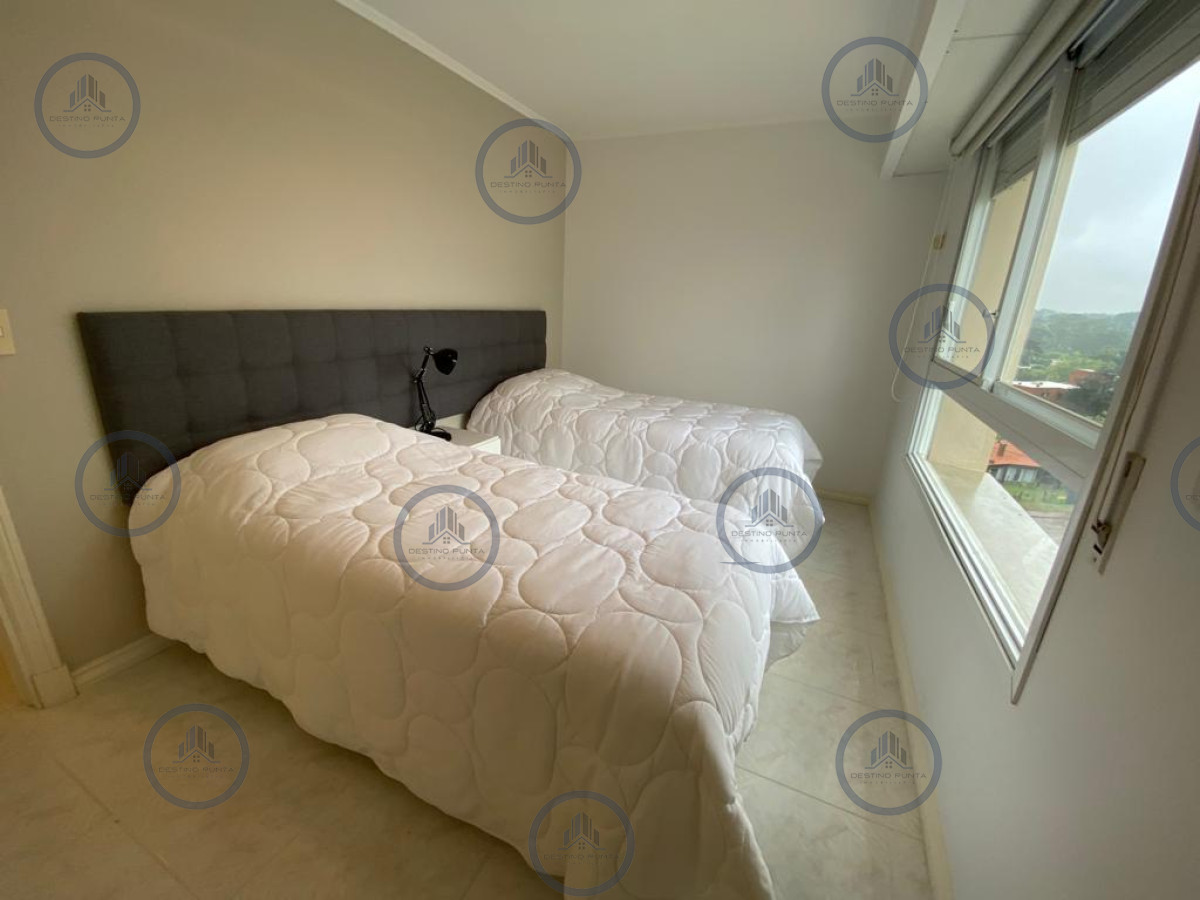 Apartamento ID.2074 - Apartamento de 3 Dormitorios frente al Mar, Playa Mansa 