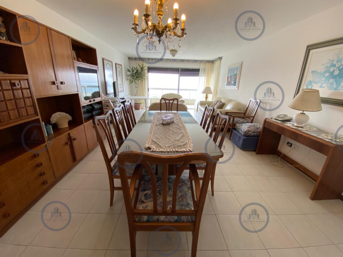 Apartamento ID.2107 - Apartamento de 3 Dormitorios y Parrillero en Alquiler, Playa Mansa Punta del Este