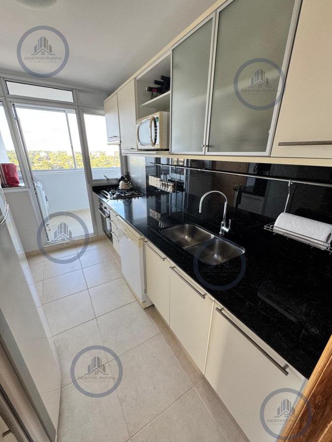 Apartamento ID.2108 - Apartamento de 3 Dormitorios en Alquiler a metros del Mar, Punta del Este Playa Mansa