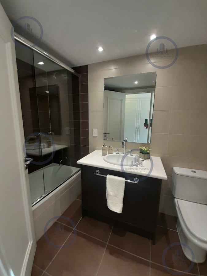 Apartamento ID.2949 - Apartamento en Alquiler de 3 Dormitorios en Punta del este, Torre Imperiale