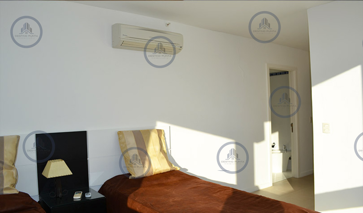 Apartamento ID.296 - Alquiler y venta de apartamento esquinero en Torre Le Parc II, Playa Brava, Punta del Este