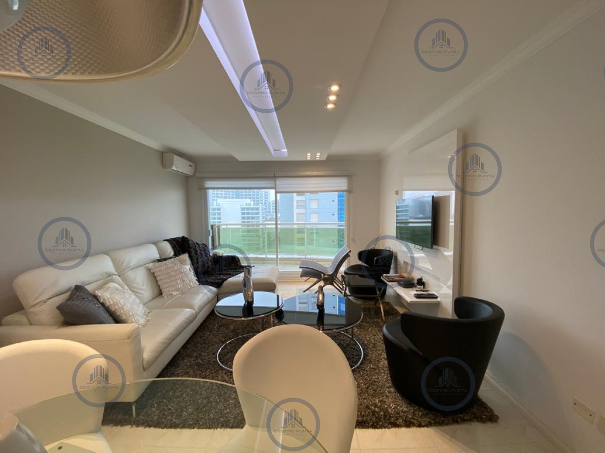 Apartamento ID.2074 - Apartamento de 3 Dormitorios frente al Mar, Playa Mansa 