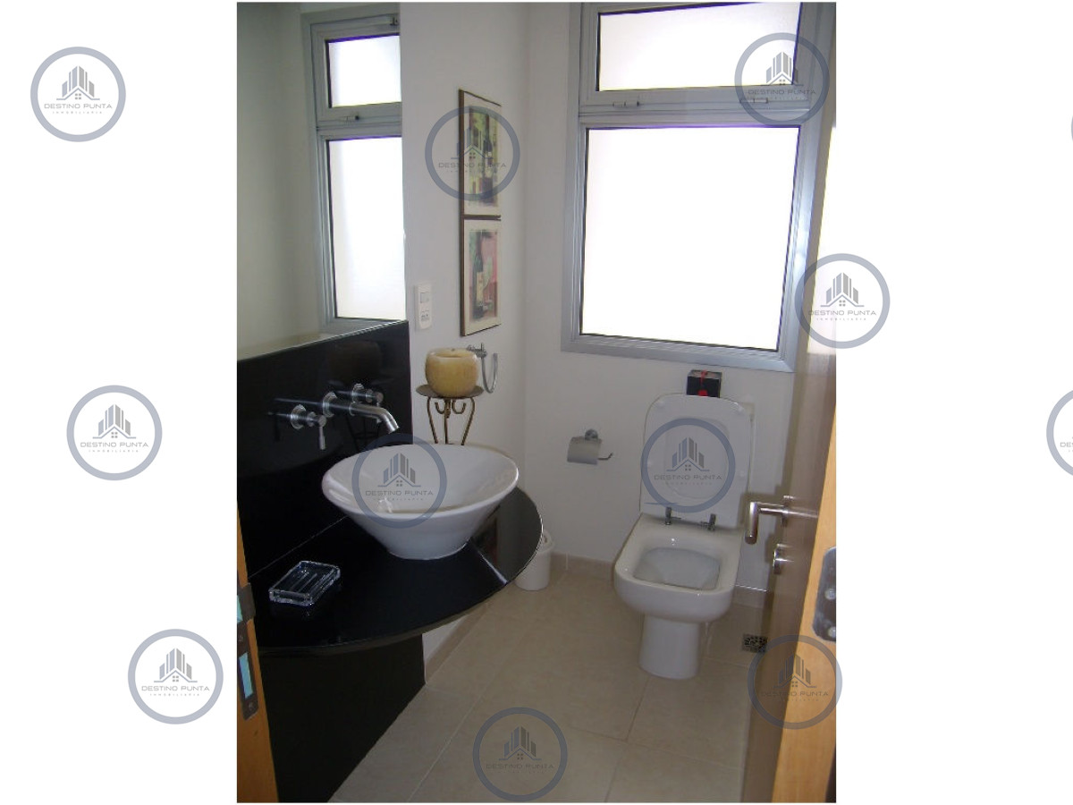Apartamento ID.2108 - Apartamento de 3 Dormitorios en Alquiler a metros del Mar, Punta del Este Playa Mansa