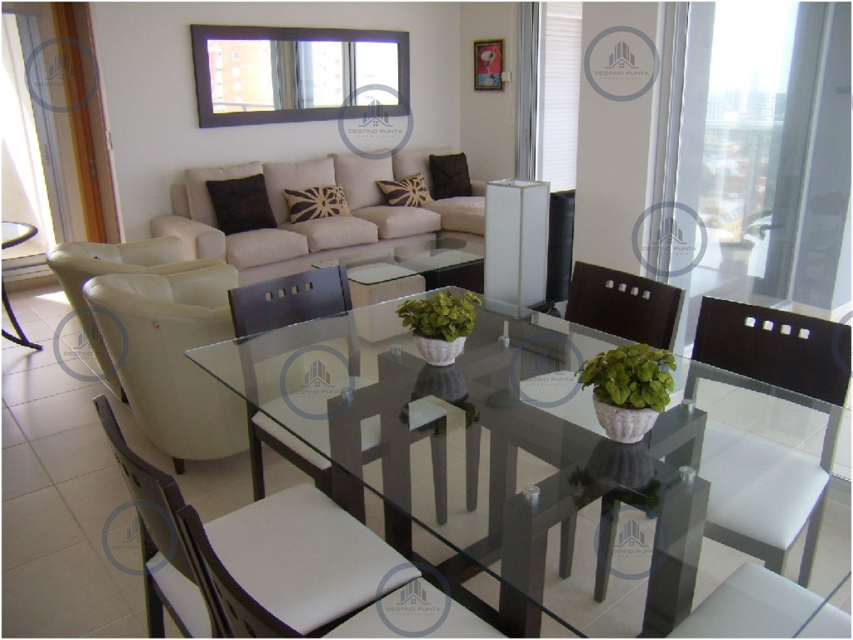 Apartamento ID.2108 - Apartamento de 3 Dormitorios en Alquiler a metros del Mar, Punta del Este Playa Mansa