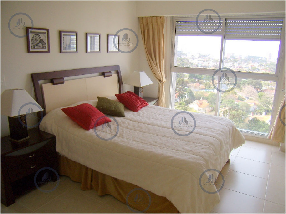 Apartamento ID.2108 - Apartamento de 3 Dormitorios en Alquiler a metros del Mar, Punta del Este Playa Mansa