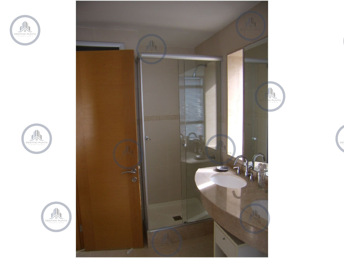 Apartamento ID.2108 - Apartamento de 3 Dormitorios en Alquiler a metros del Mar, Punta del Este Playa Mansa