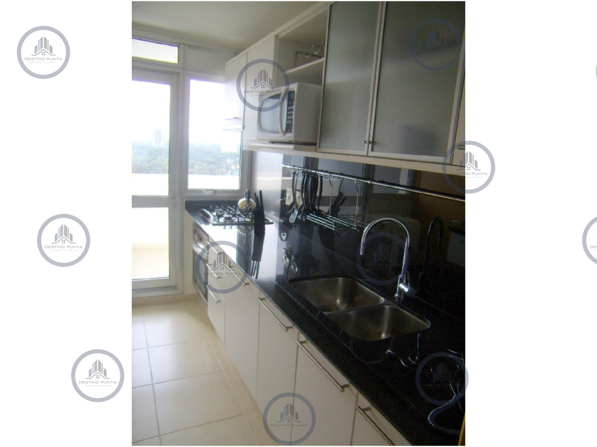 Apartamento ID.2108 - Apartamento de 3 Dormitorios en Alquiler a metros del Mar, Punta del Este Playa Mansa