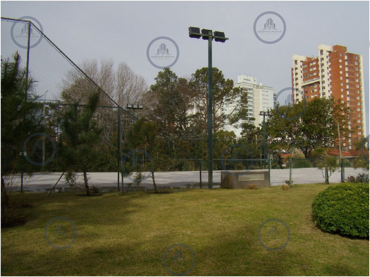 Apartamento ID.2108 - Apartamento de 3 Dormitorios en Alquiler a metros del Mar, Punta del Este Playa Mansa