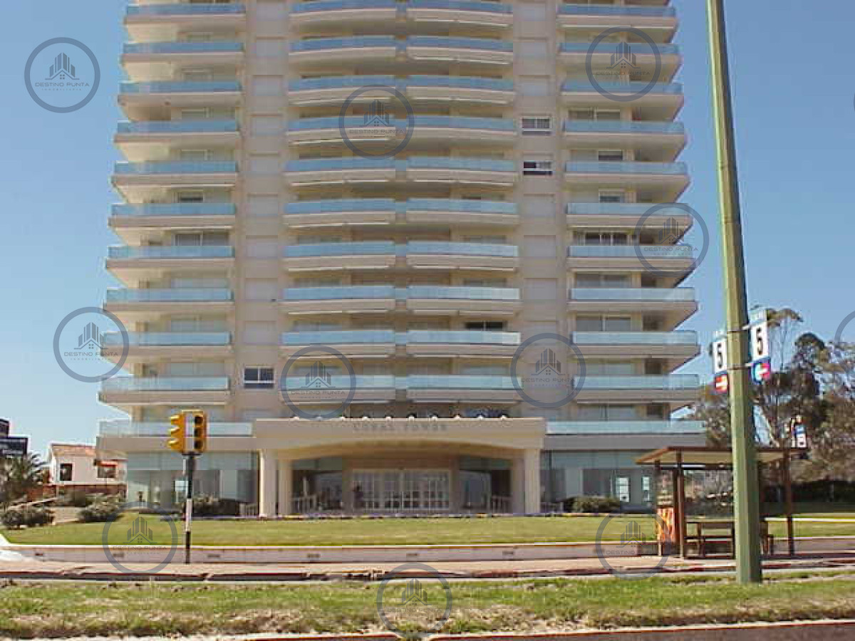 Apartamento ID.2074 - Apartamento de 3 Dormitorios frente al Mar, Playa Mansa 