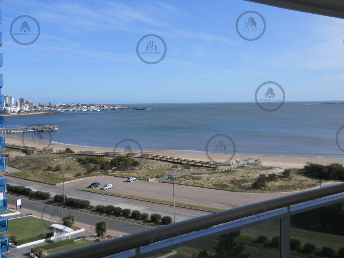 Apartamento ID.2074 - Apartamento de 3 Dormitorios frente al Mar, Playa Mansa 
