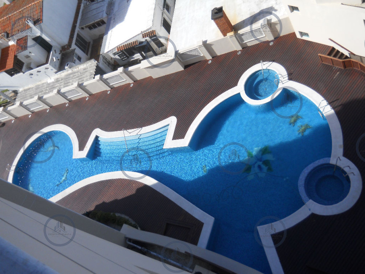 Apartamento ID.2074 - Apartamento de 3 Dormitorios frente al Mar, Playa Mansa 