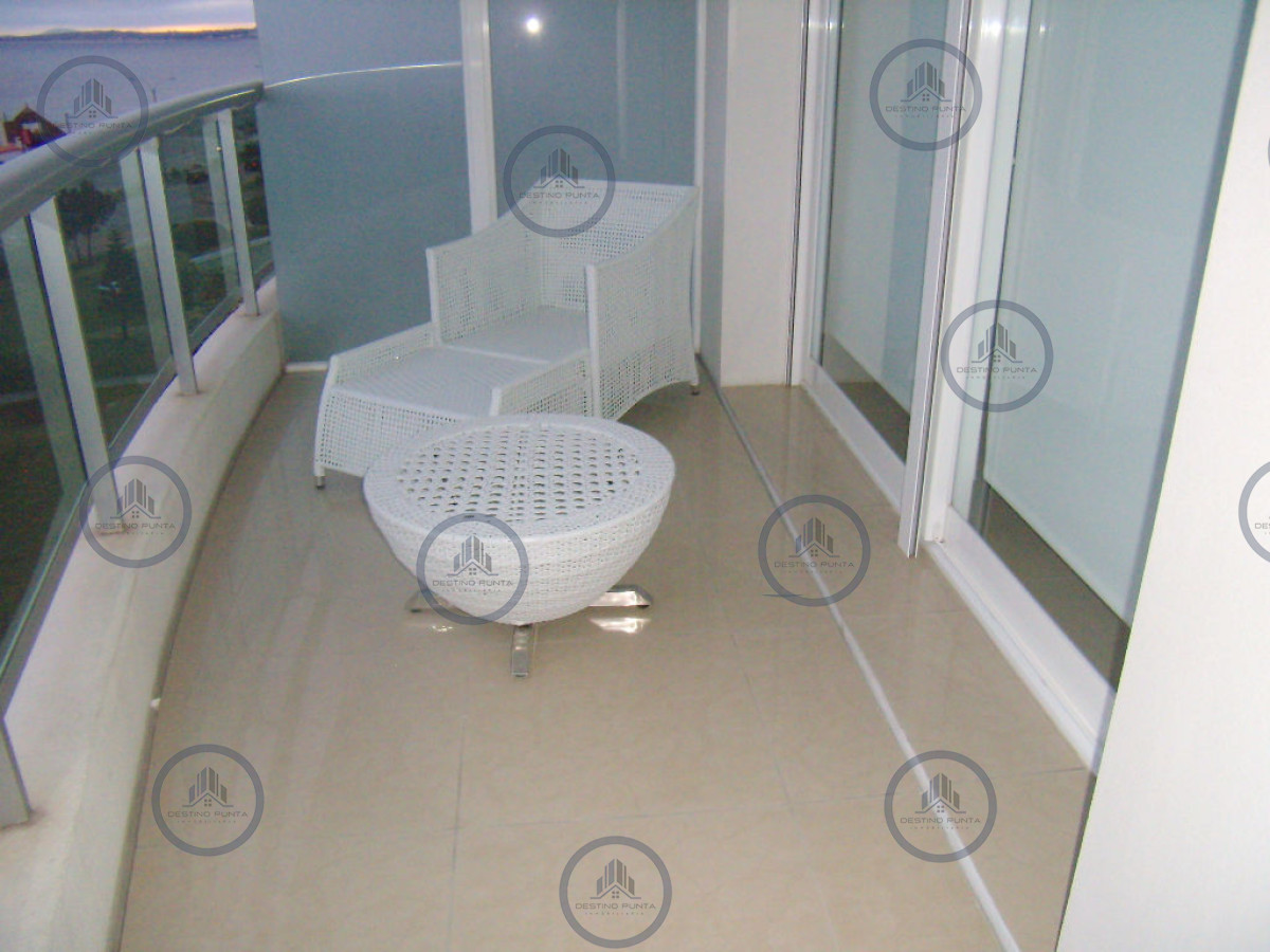 Apartamento ID.3210 - Apartamento en Mansa, 3 dormitorios con vista al mar