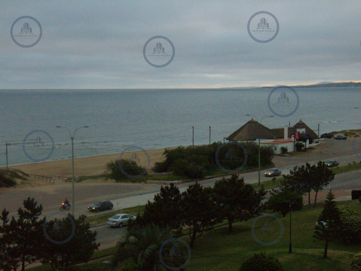 Apartamento ID.3210 - Apartamento en Mansa, 3 dormitorios con vista al mar