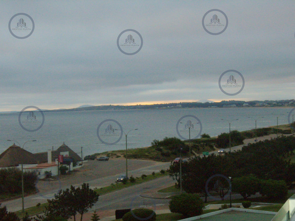 Apartamento ID.3210 - Apartamento en Mansa, 3 dormitorios con vista al mar