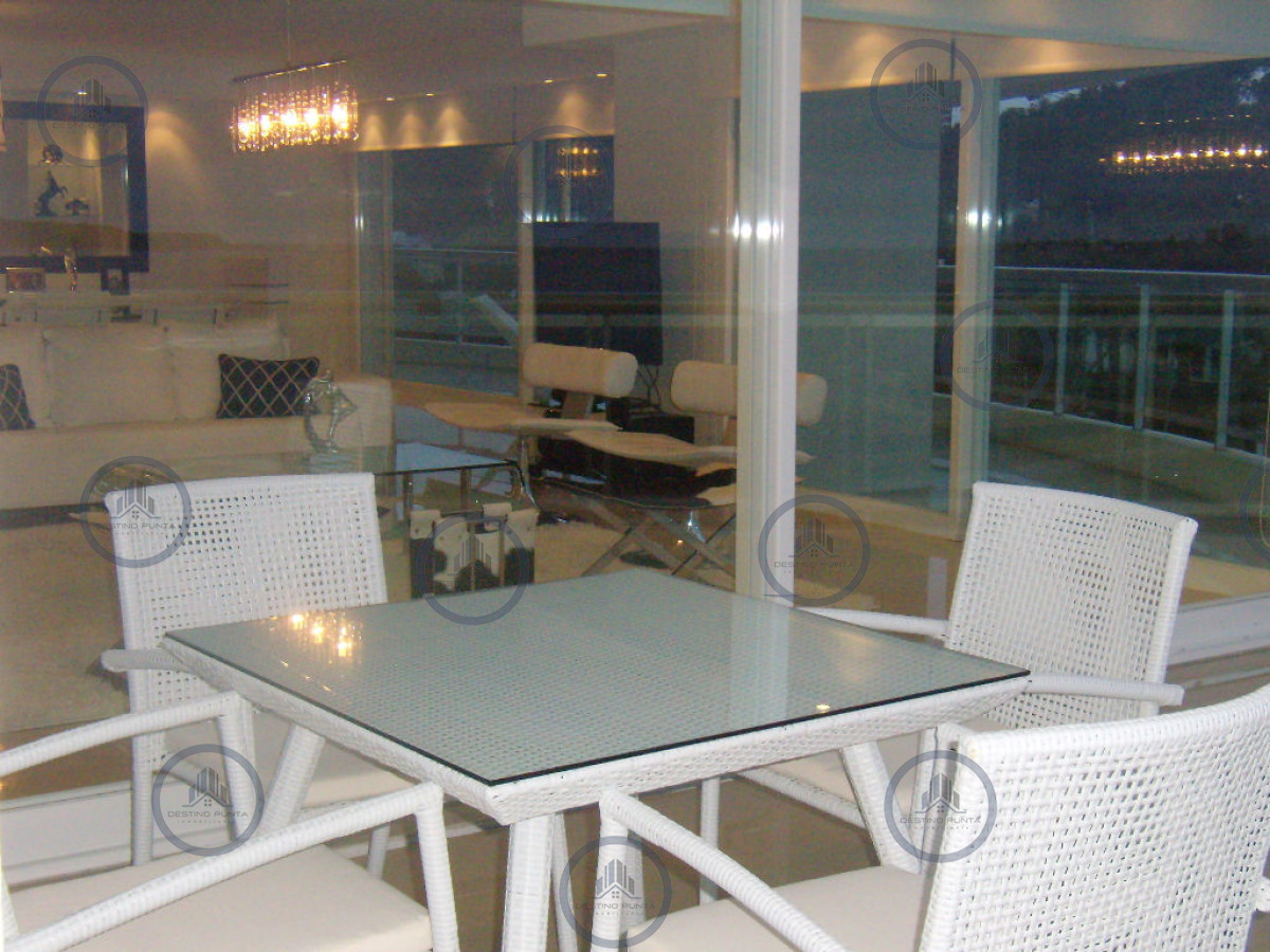 Apartamento ID.3210 - Apartamento en Mansa, 3 dormitorios con vista al mar