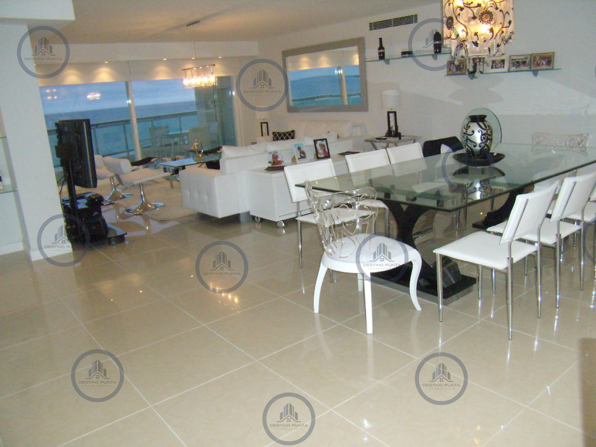 Apartamento ID.3210 - Apartamento en Mansa, 3 dormitorios con vista al mar
