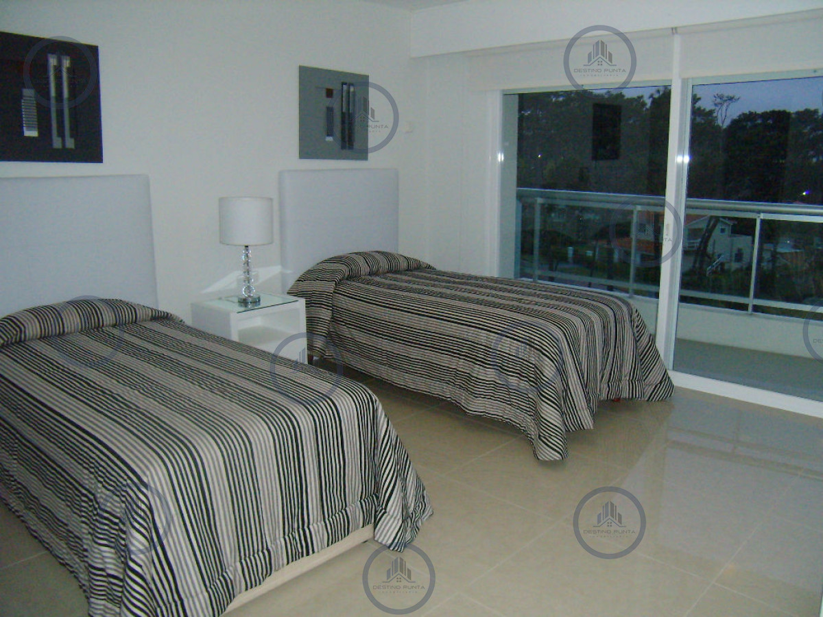Apartamento ID.3210 - Apartamento en Mansa, 3 dormitorios con vista al mar