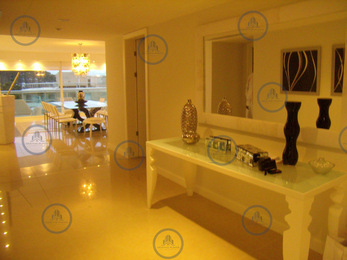 Apartamento ID.3210 - Apartamento en Mansa, 3 dormitorios con vista al mar
