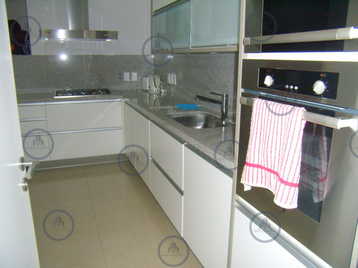 Apartamento ID.3210 - Apartamento en Mansa, 3 dormitorios con vista al mar