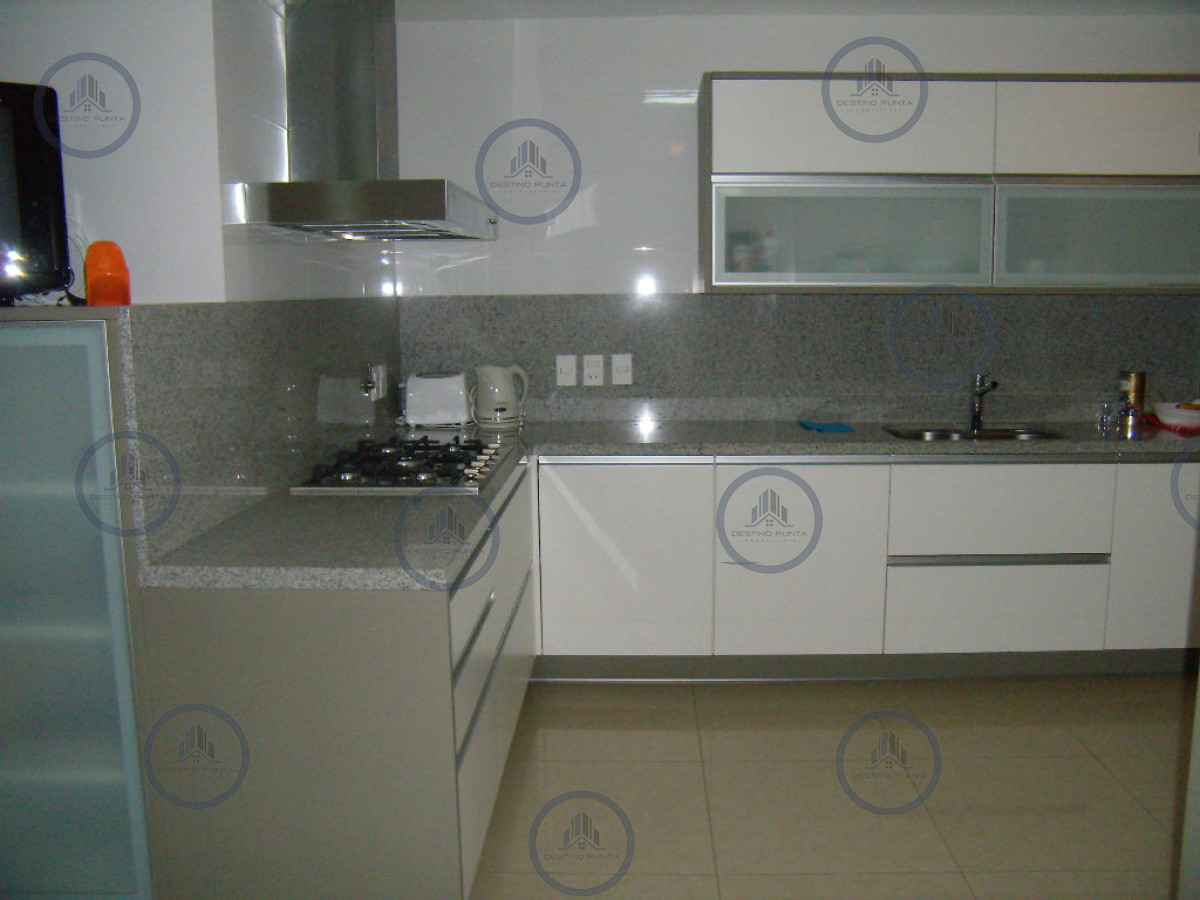 Apartamento ID.3210 - Apartamento en Mansa, 3 dormitorios con vista al mar